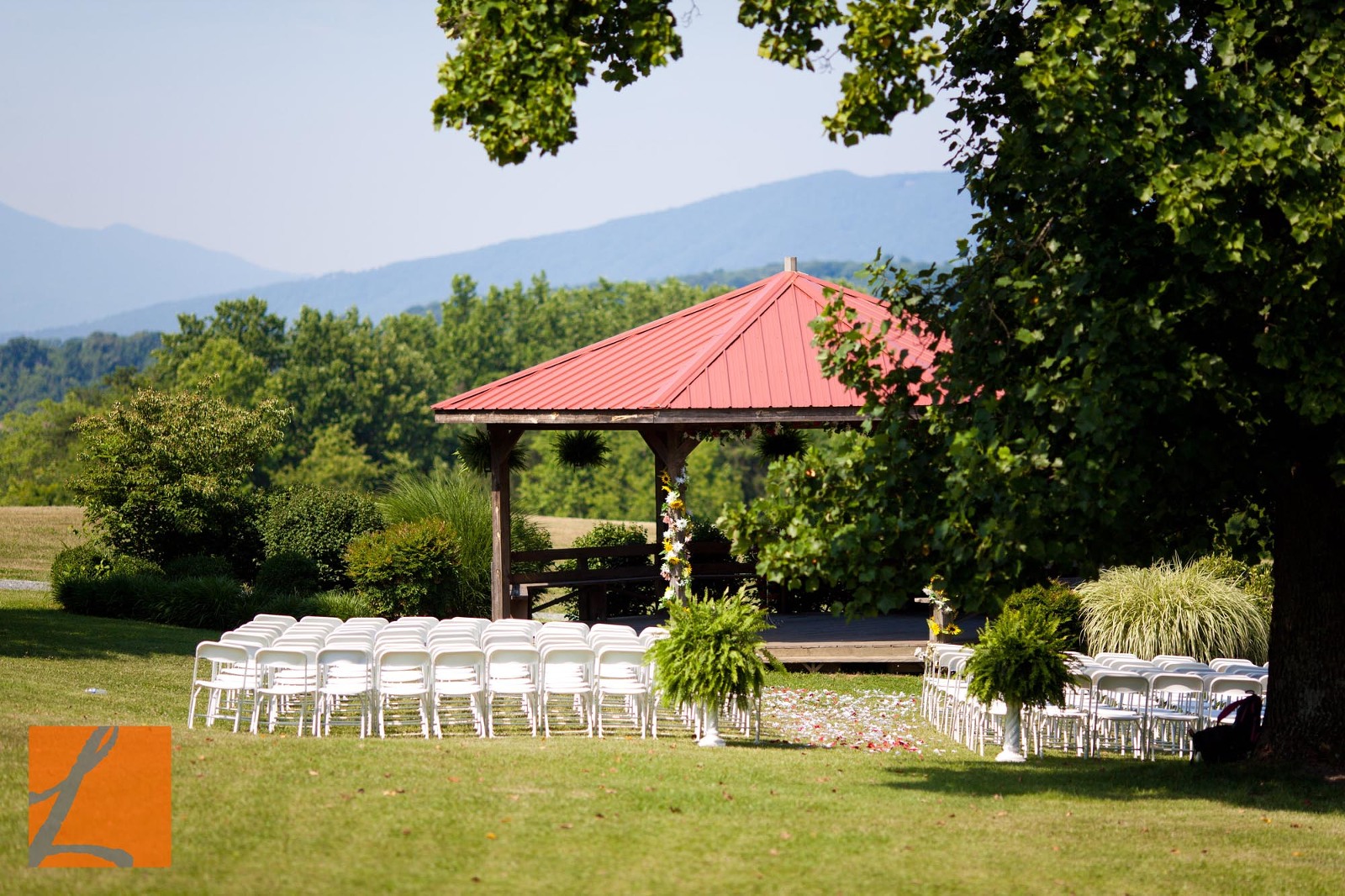 Arin & Jeremy Boxtree Lodge Vinton Virginia Wedding Photography